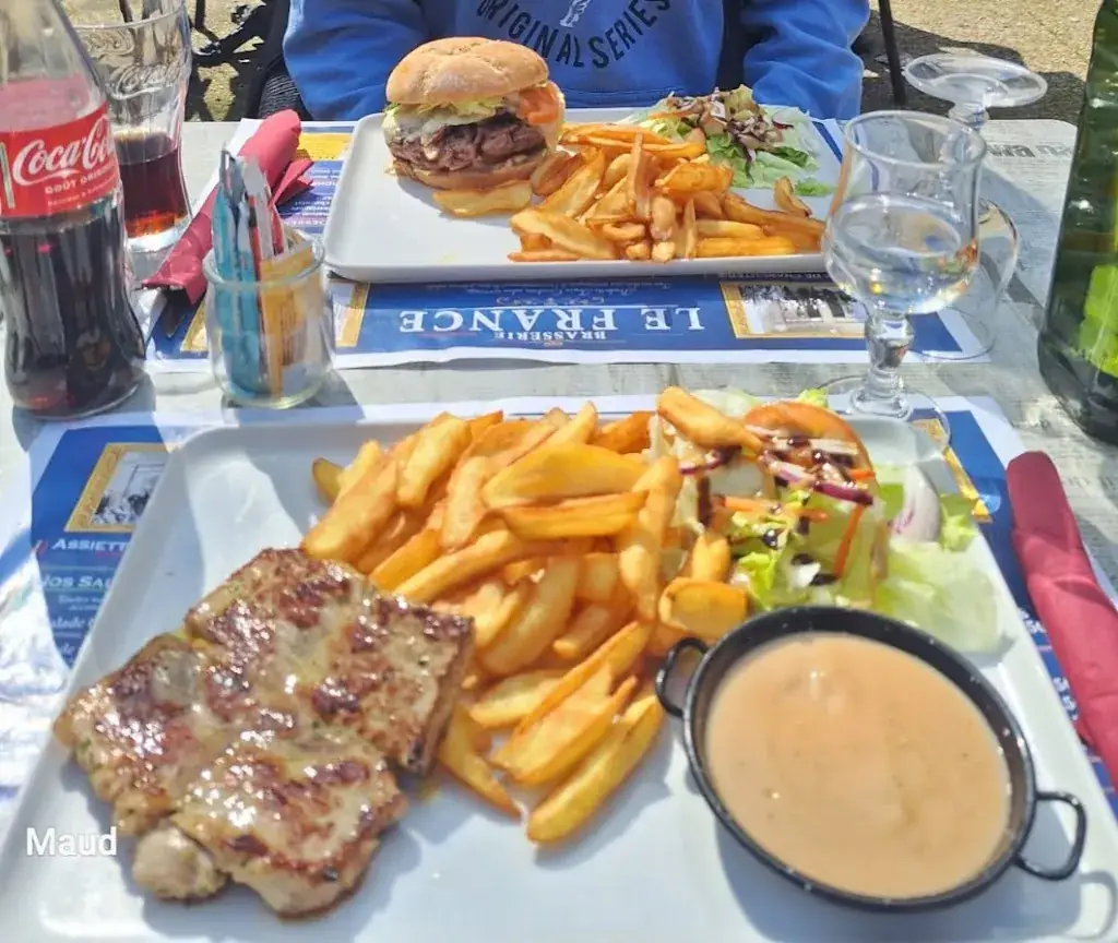 Maud Perso Luminier_Cafe de france_Saint-Pons-de-Thomières_review