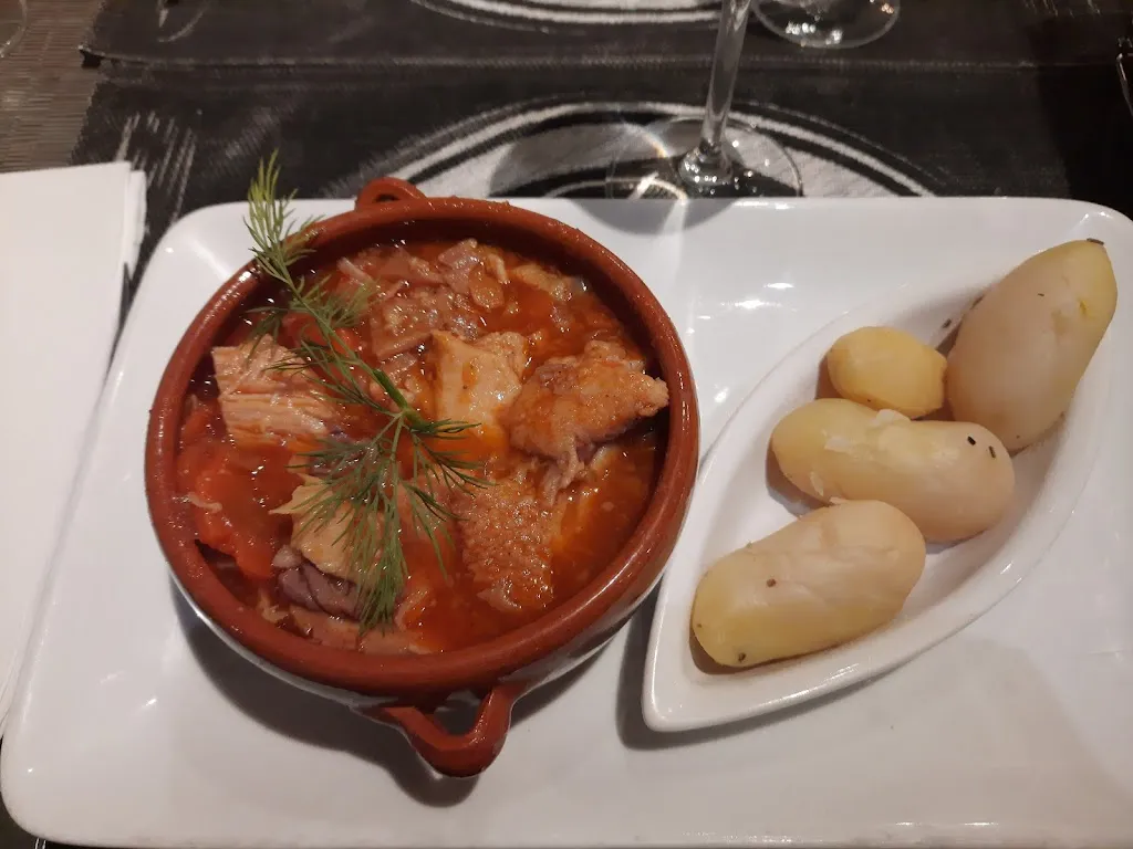 Menu_Hotel restaurant le somail_Saint-Pons-de-Thomières_imagen_7