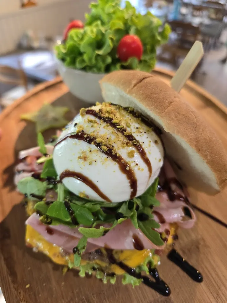 Hotel restaurant le somail_Saint-Pons-de-Thomières_slider_image_3