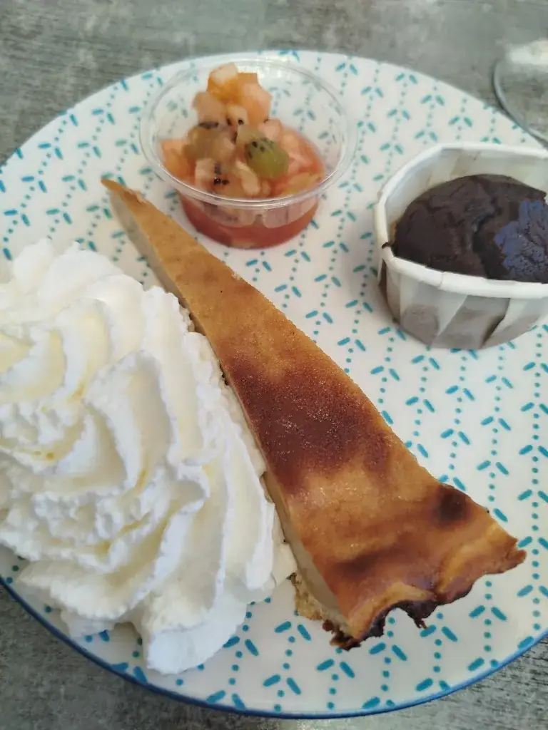 Anne R. _Auberge du Cabarétou_Riols_review