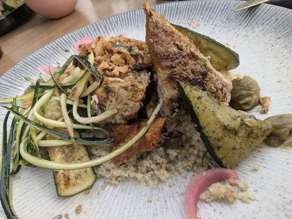 Simon Misera_le pèbre d'aï_Saint-Quentin-la-Poterie_review