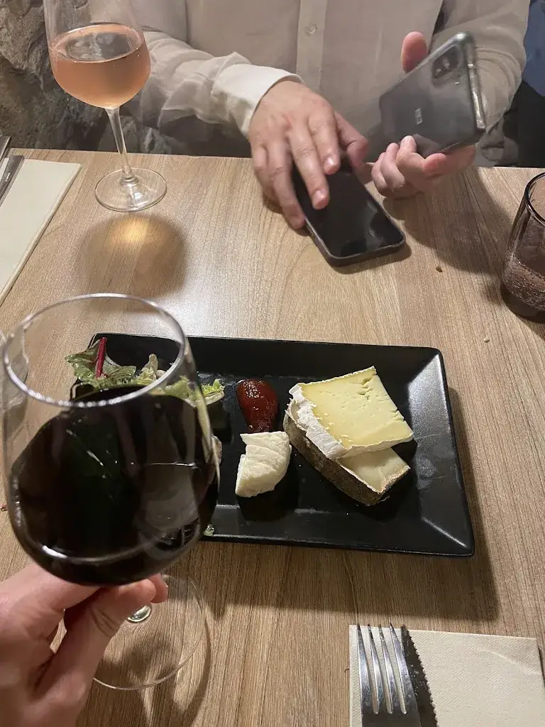 Marina_le pèbre d'aï_Saint-Quentin-la-Poterie_review