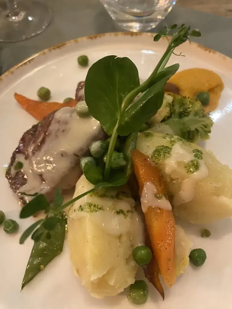 LAURE JURY_Restaurant Guisa'o_Maubec_recensione