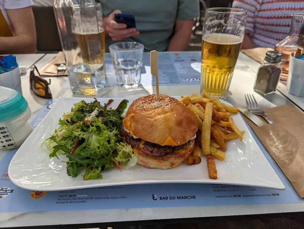 Andrew Isted_Bar Du Marché_Saint-Quentin-la-Poterie_review