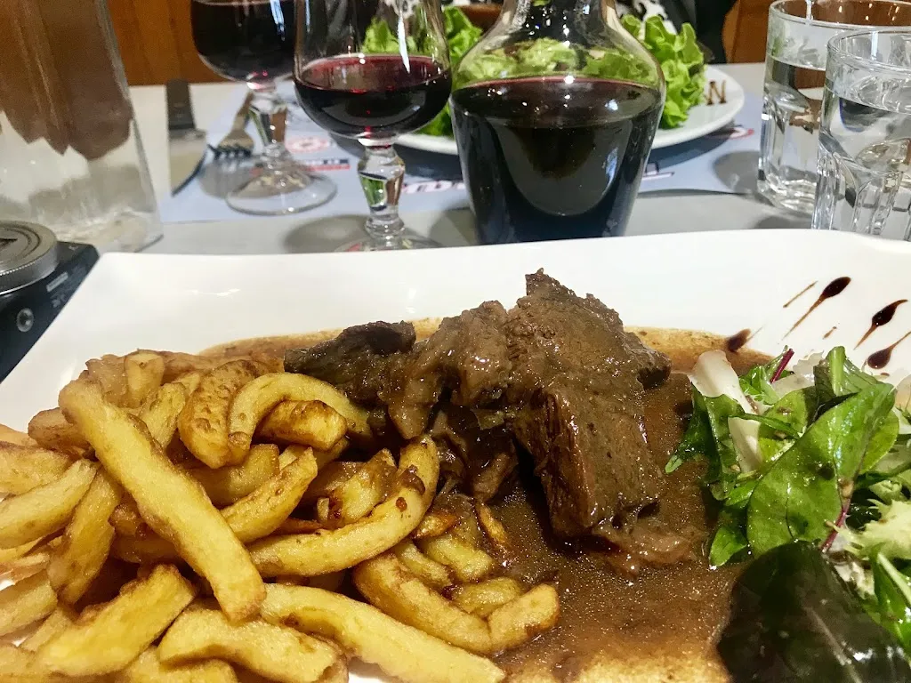 Gregg Peterson_Bar Du Marché_Saint-Quentin-la-Poterie_review