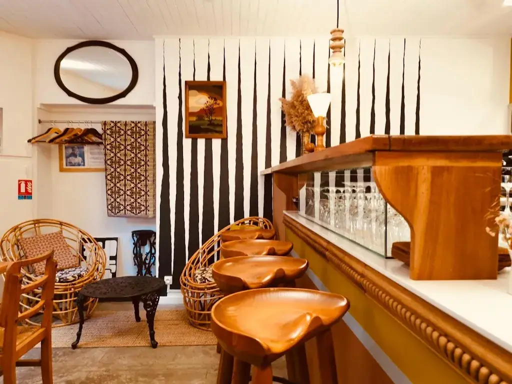 CAFÉ QUENTINE restaurant in Saint-Quentin-la-Poterie