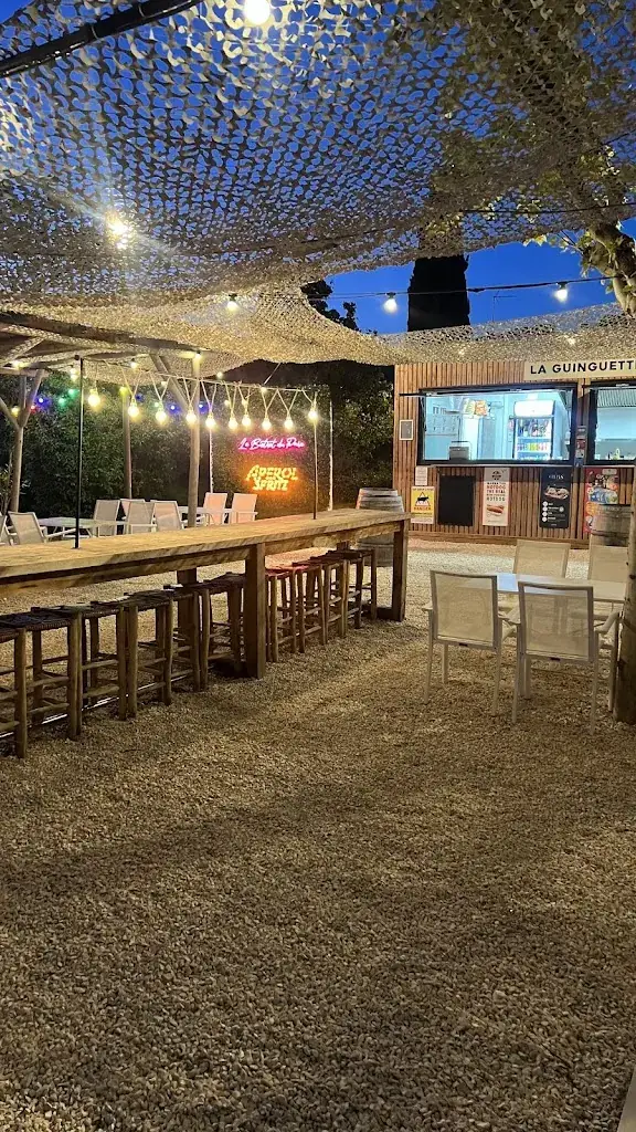 Le Bistrot du Parc restaurant in Saint-Quentin-la-Poterie