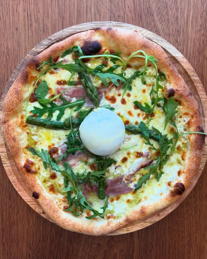 La Pizza de Carmen_Saint-Quentin-la-Poterie_slider_image_2