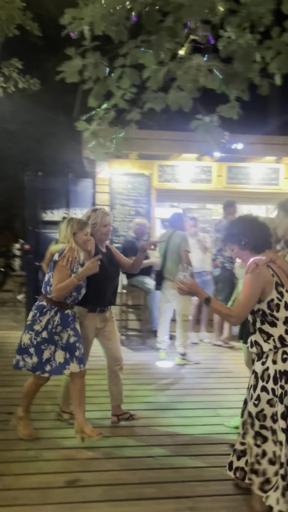 Frank LE BALC’H_La Guinguette du Parc_Saint-Quentin-la-Poterie_reseña