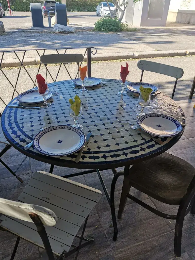 Babouchka restaurant in Maubec