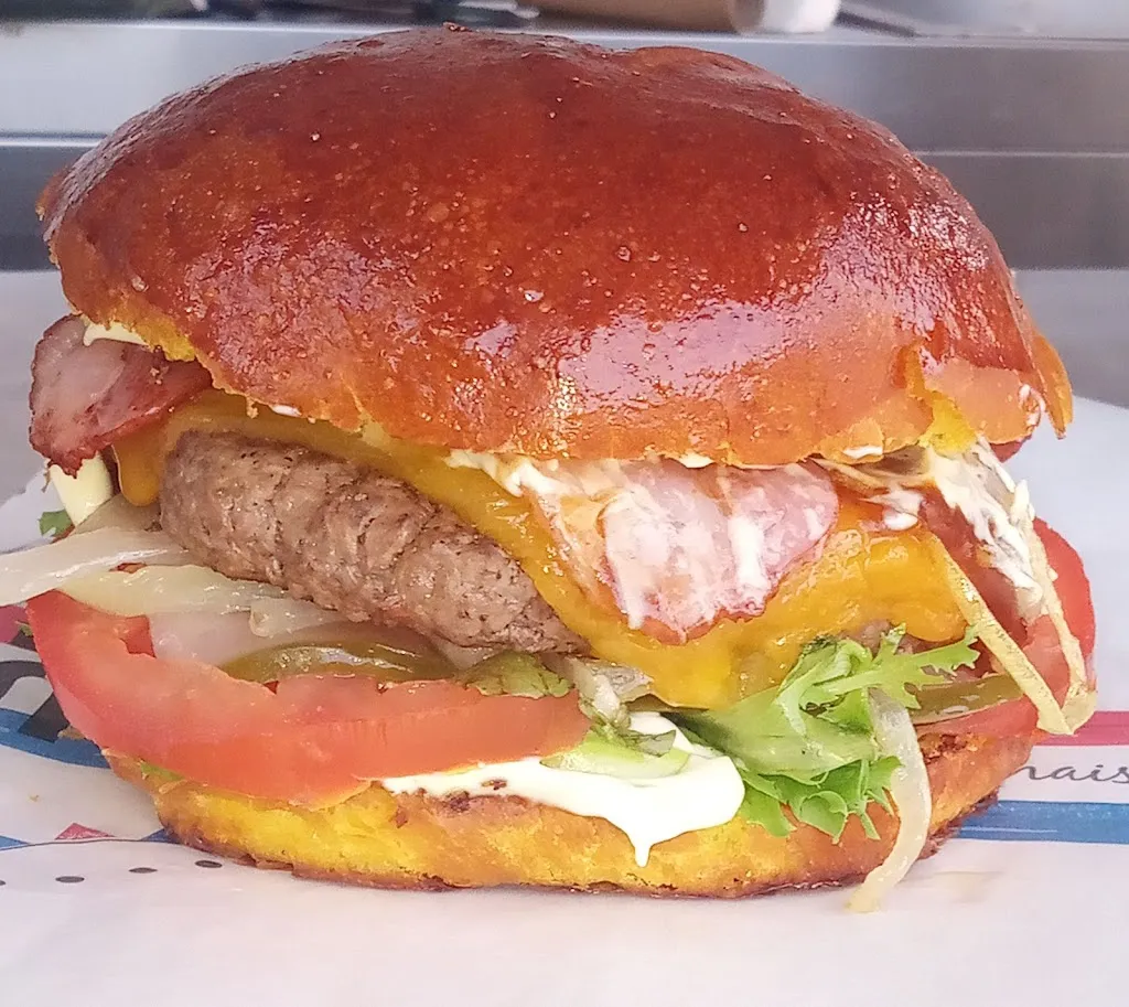 Roll Trotter restaurant in Saint-Victor-la-Coste