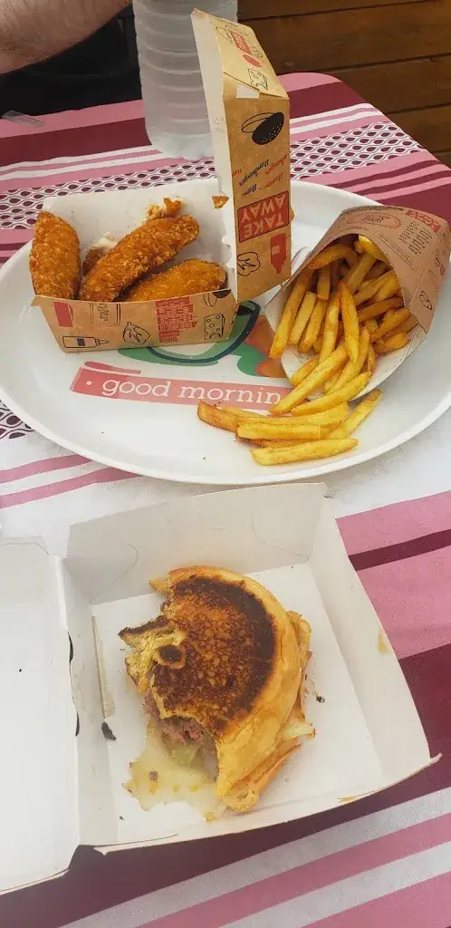 Nathalie Lawrence_Snack le M_Saint-Victor-la-Coste_review