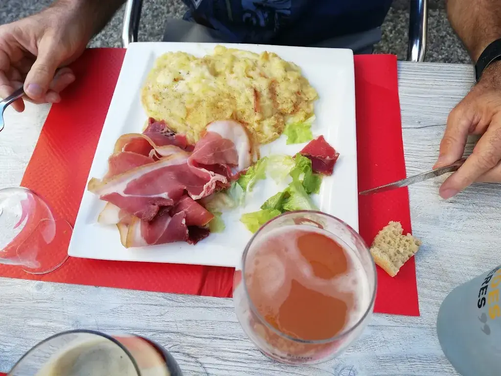 Christelle Bergadieu_Le Brasero_Aubrac_review