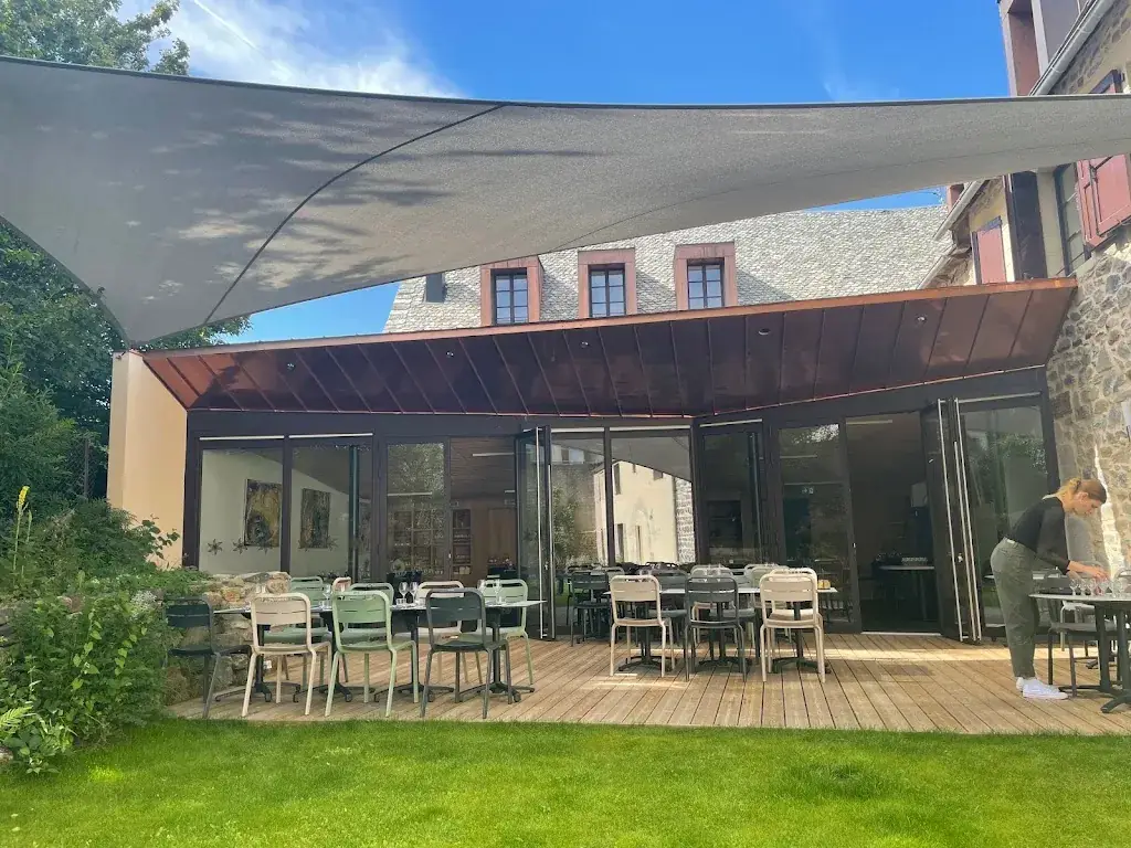 Logis Hôtel restaurant l'Argence_Aubrac_slider_image_1