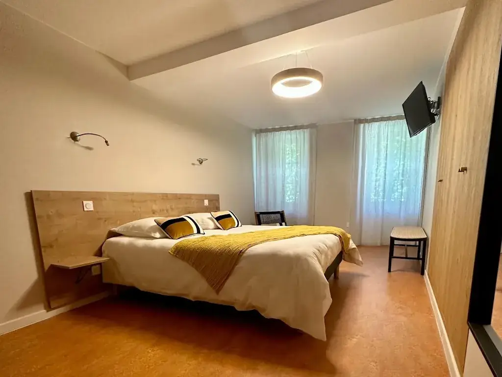 Logis Hôtel restaurant l'Argence_Aubrac_slider_image_2