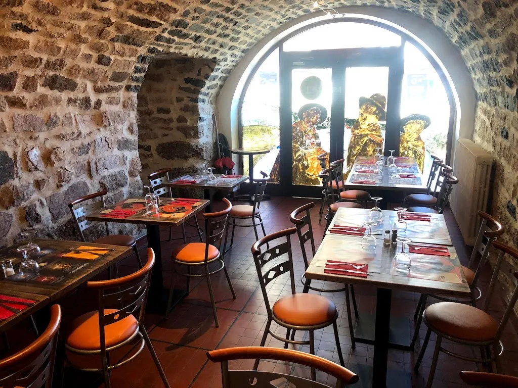 LA VIADÈNE restaurant in Aubrac