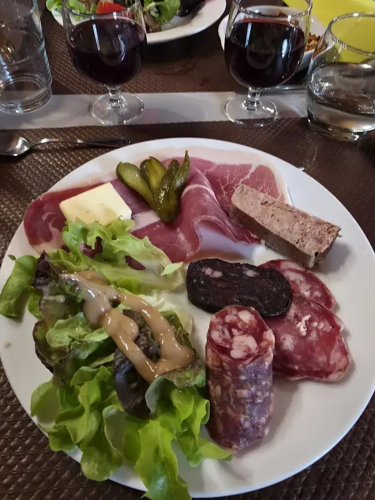 Repas à la Ferme de la Violette_Aubrac_slider_image_3