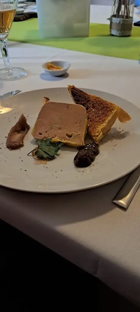 Charles DEL AGUILA_Le Globe_Saleilles_review