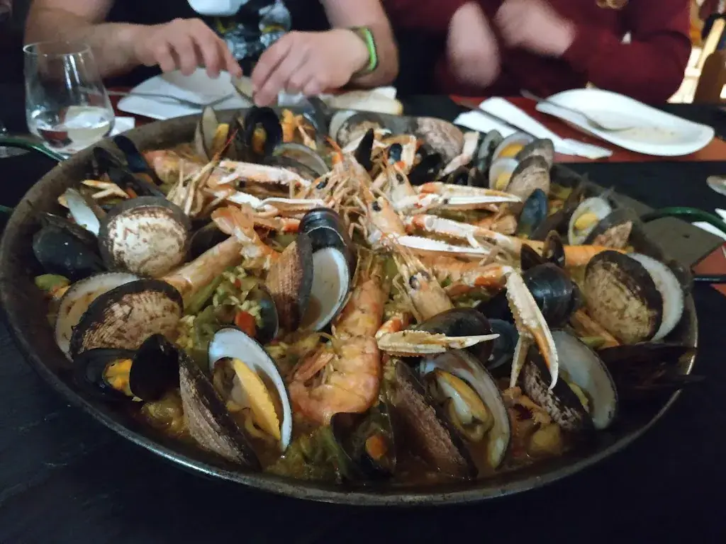 Emilio Rodriguez Pla_Bar et Restaurant L'EXCEPCION_Salles-Curan_recensione