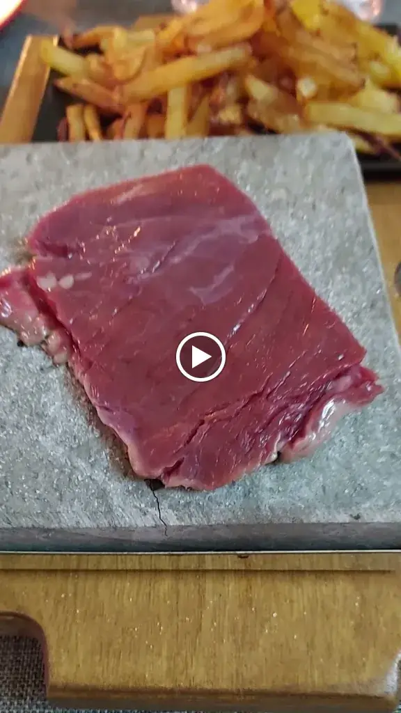 Bar et Restaurant L'EXCEPCION_Salles-Curan_slider_image_2