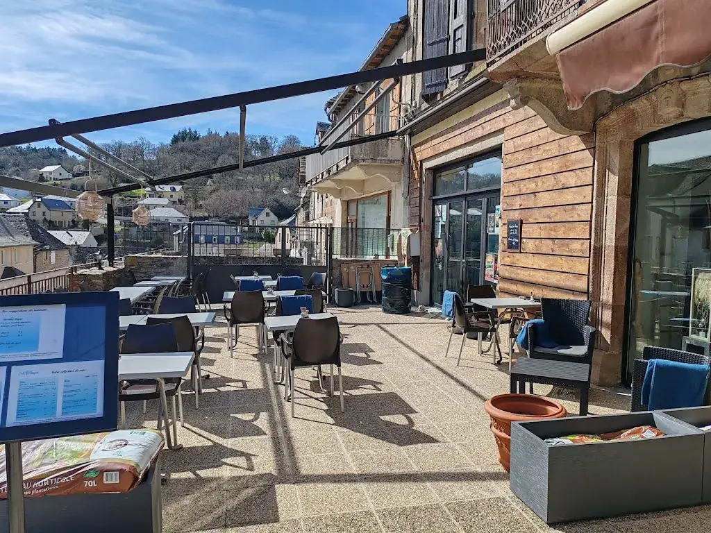 Restaurant / bar AL TOUPI_Salles-Curan_slider_image_1