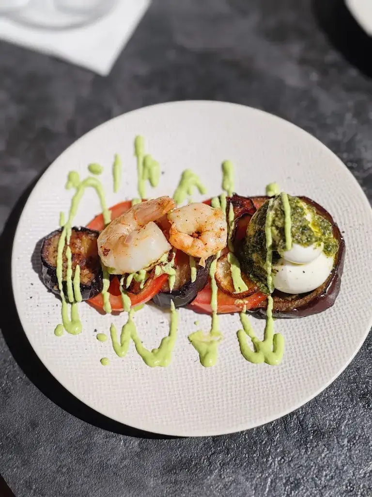 Restaurant / bar AL TOUPI_Salles-Curan_slider_image_2