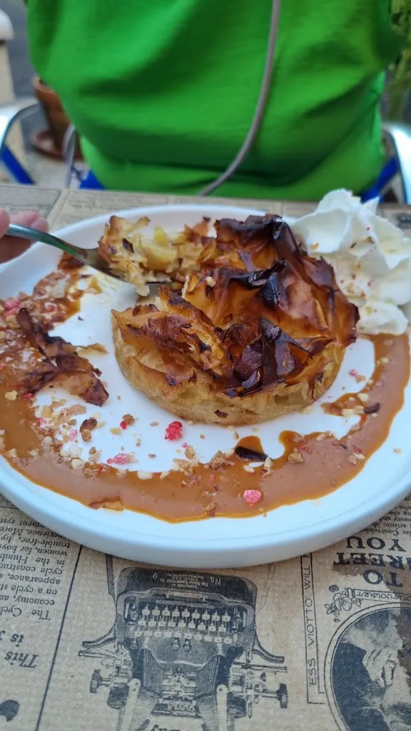 Job Eijlders_L'auberge Sans Frontières_Dégagnac_reseña