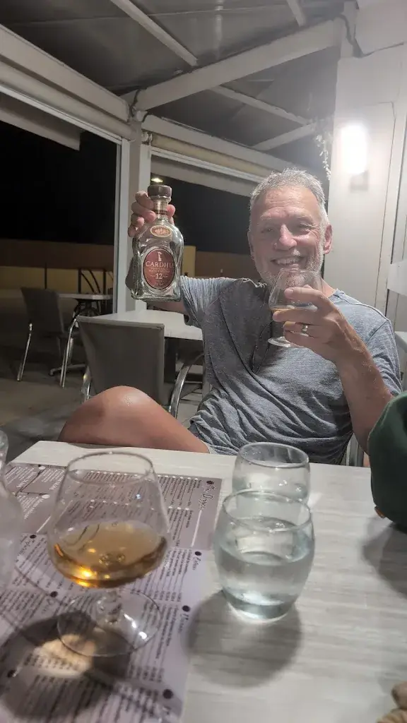 Melissa-jane Davies_Le café sud_Sainte-Marie-la-Mer_review