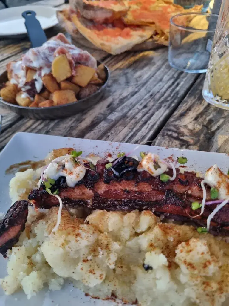 Delphine FERRIERE_Can Carmen_Sainte-Marie-la-Mer_review