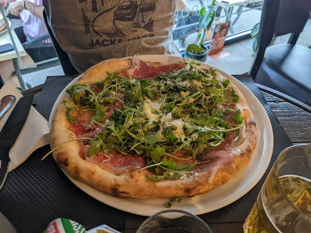 2,918 Destinations_Pizzeria Trattoria Mona Lisa_Maubec_review