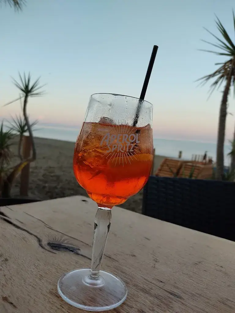 Menu_Le Victoria _Sainte-Marie-la-Mer_image_8