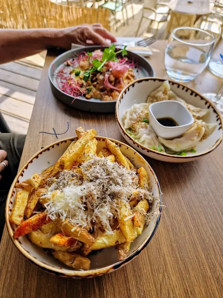 Tassilo Kubitz_Le Victoria _Sainte-Marie-la-Mer_review