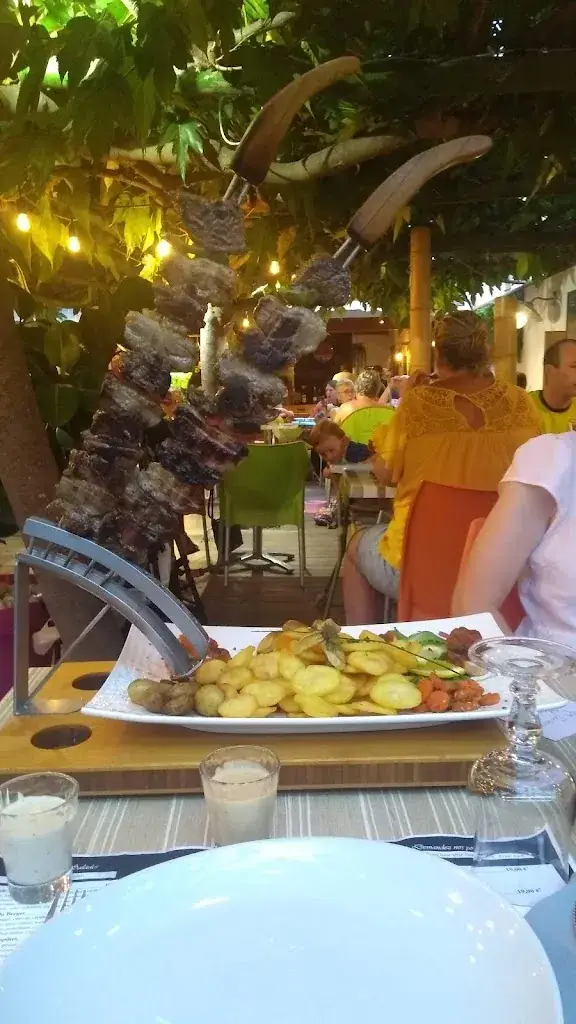 Felix Anschütz_L Entrepotes_Sainte-Marie-la-Mer_Bewertung