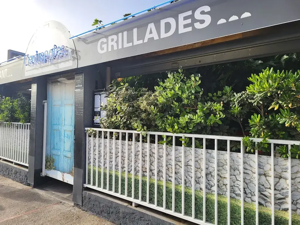 L Entrepotes Restaurant in Sainte-Marie-la-Mer