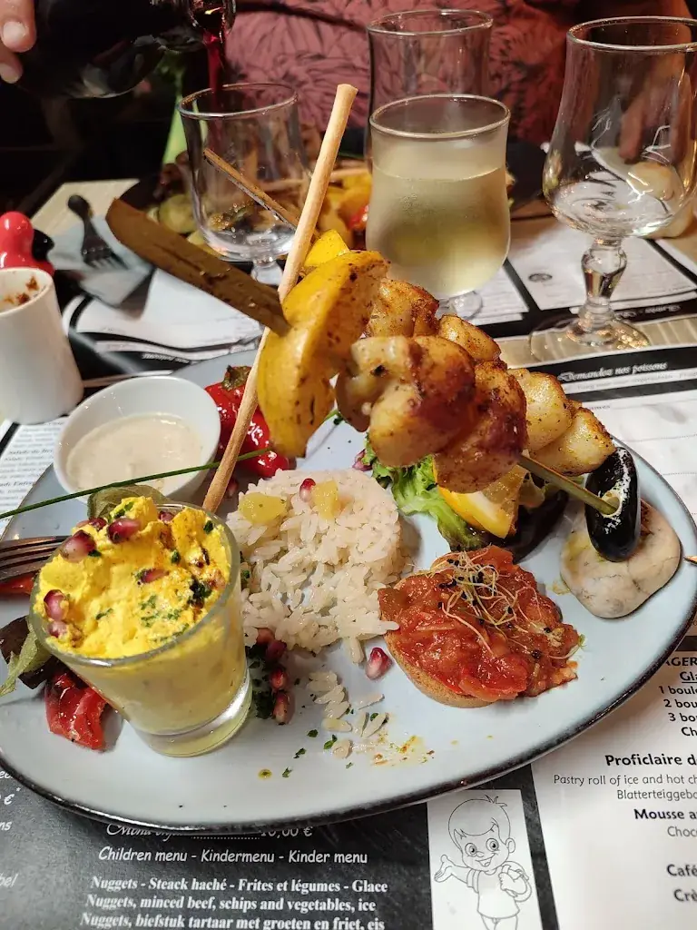 L Entrepotes_Sainte-Marie-la-Mer_slider_image_3