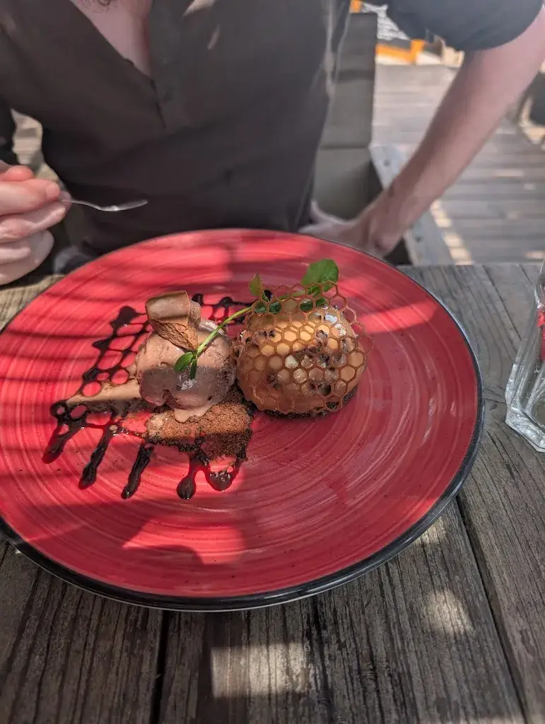 Jenni Bean_La Playa ... en Camargue_Saintes-Maries-de-la-Mer_review