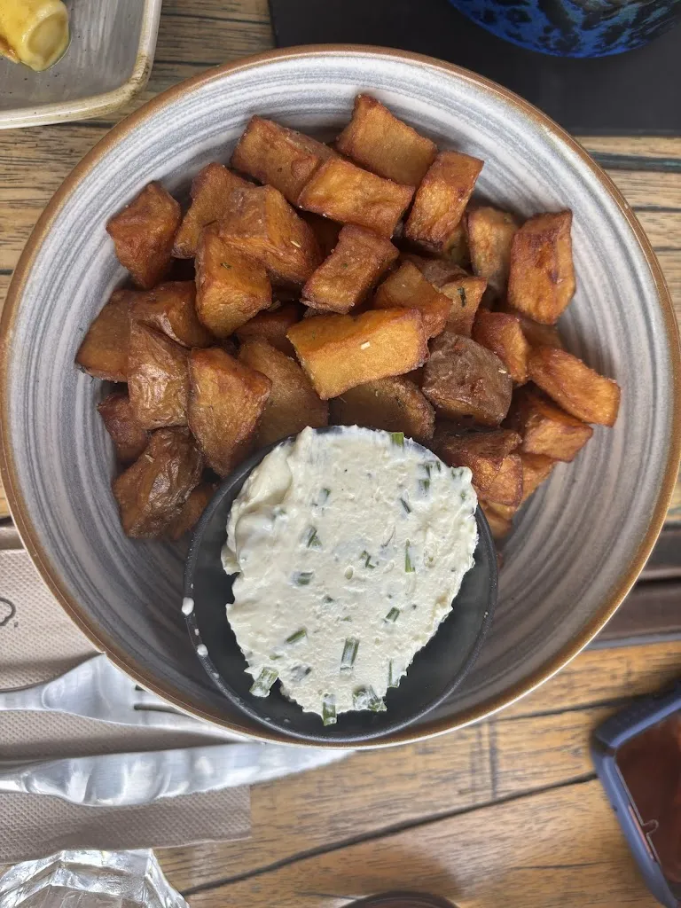 Ria Rácz_Pépins_Maubec_review