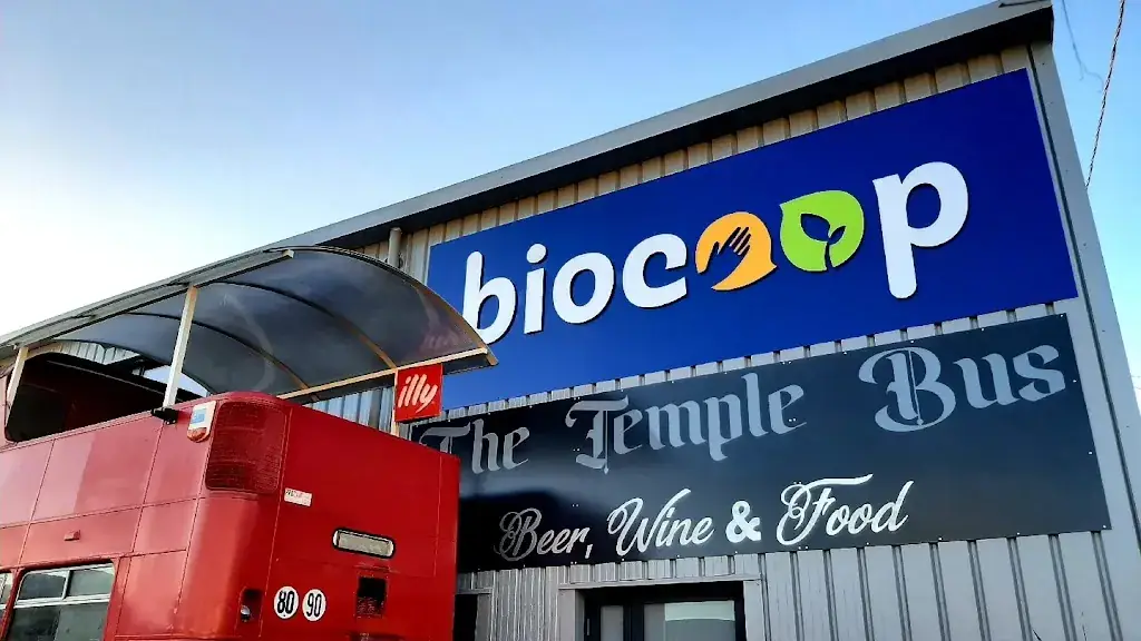 The Temple bus ristorante a Maubec