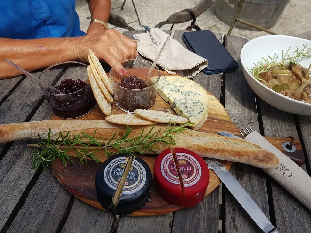 The Temple bus_Maubec_slider_image_2