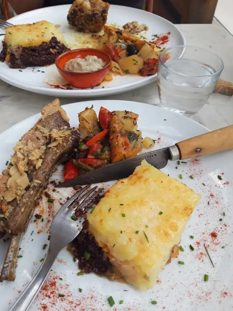 Isabelle Letourneur_La Ferme du Mont Capell - El Restaurant_Saint-Laurent-de-Cerdans_review