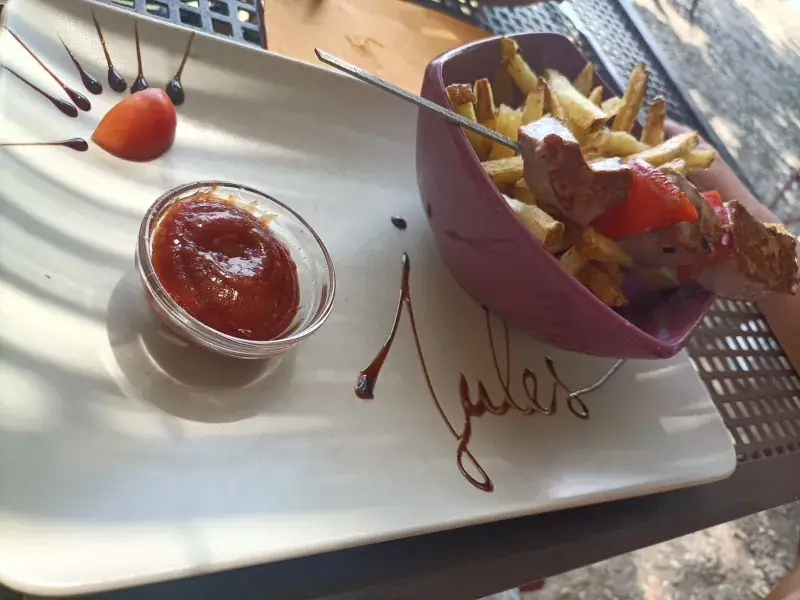 Claudine Colpaert_La guinguette du lac_Saint-Jean-Pla-de-Corts_review