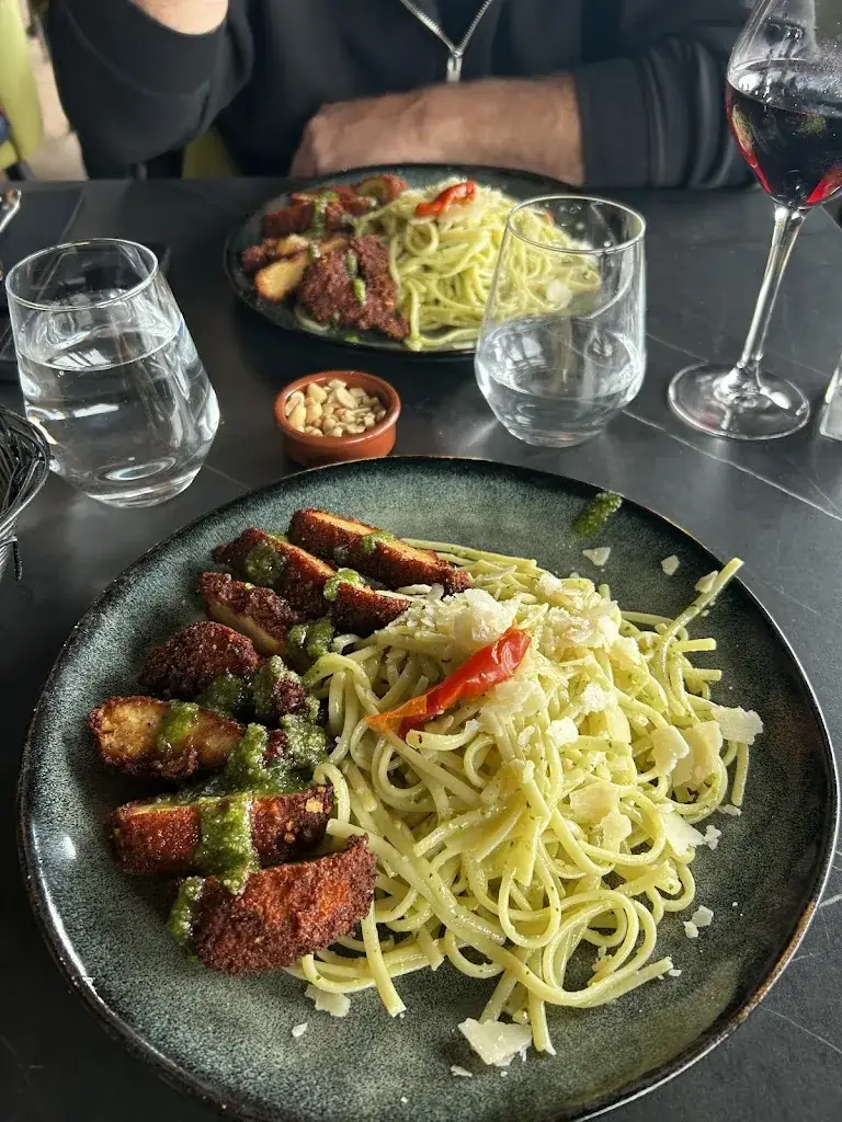 Tess Fraise_L'Etiquette Seilh_Seilh_review