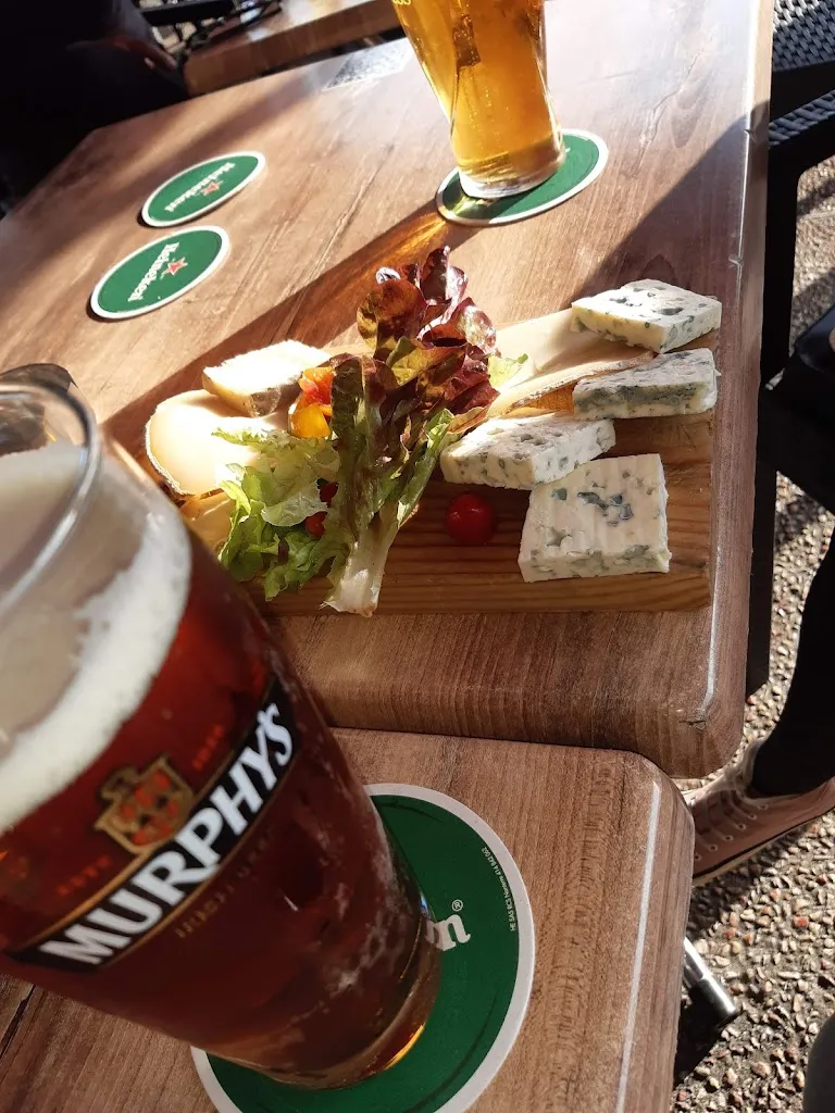 Danny Walker_Brennan's Snug_Seilh_review