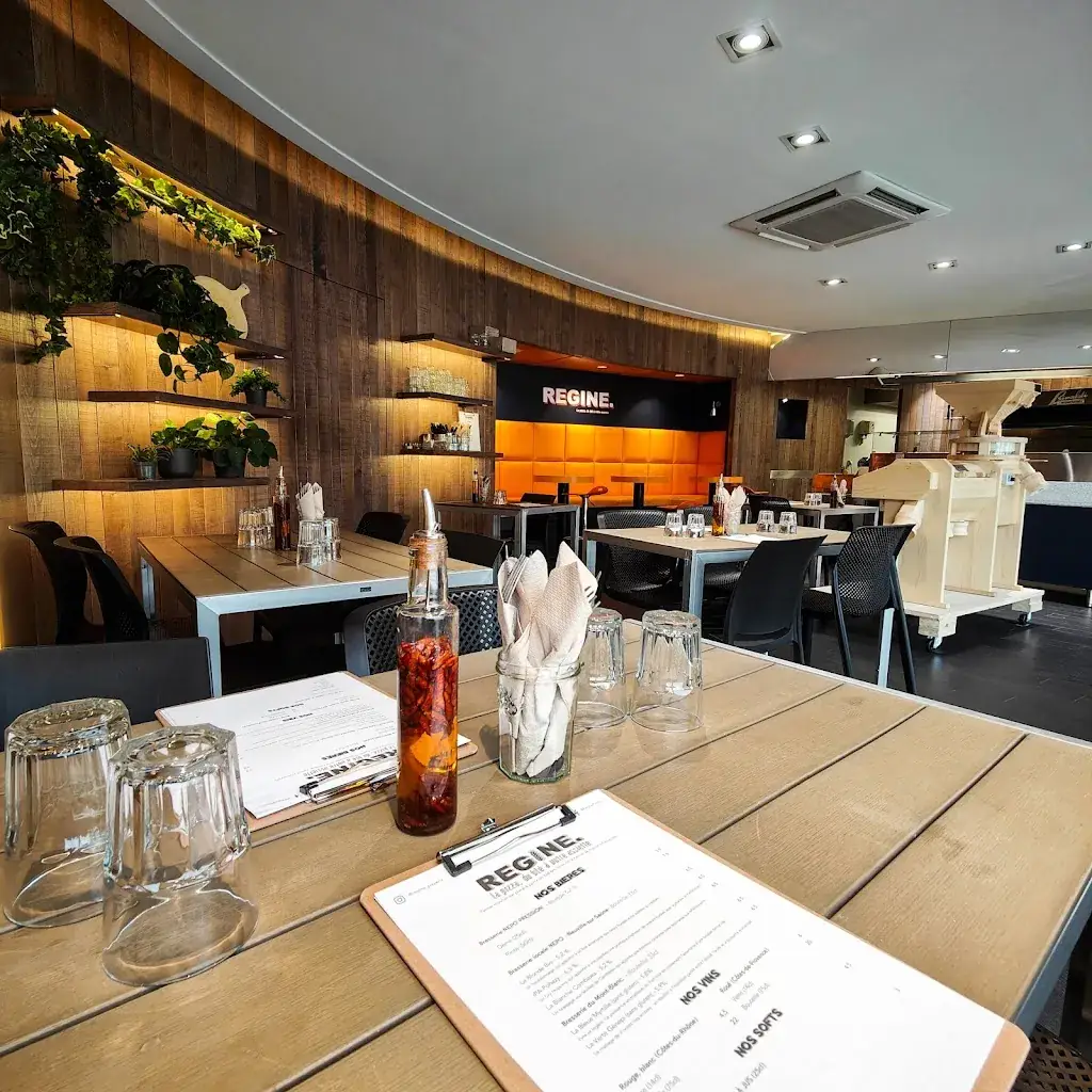 Regine Mionnay restaurant in Mionnay