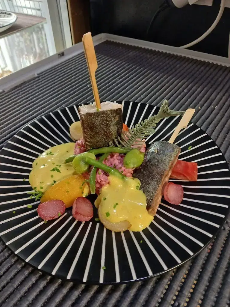 Laura Thouvenin_Restaurant le QG_Soual_review