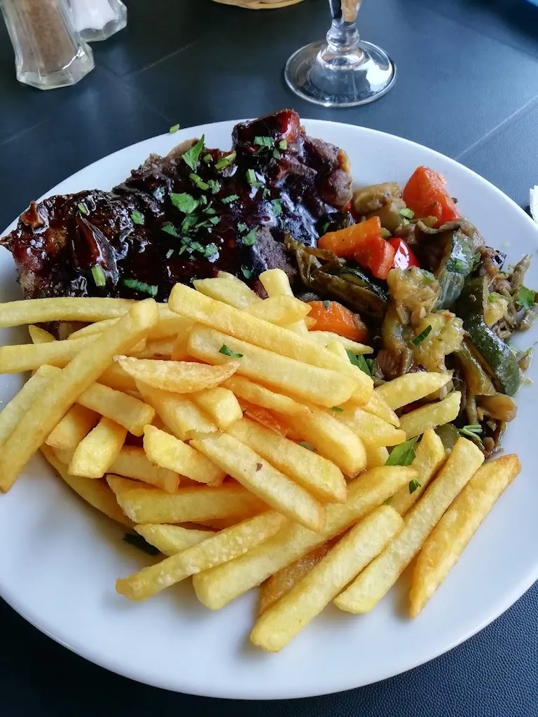 Café Restaurant Le Centre_Sémalens_slider_image_2