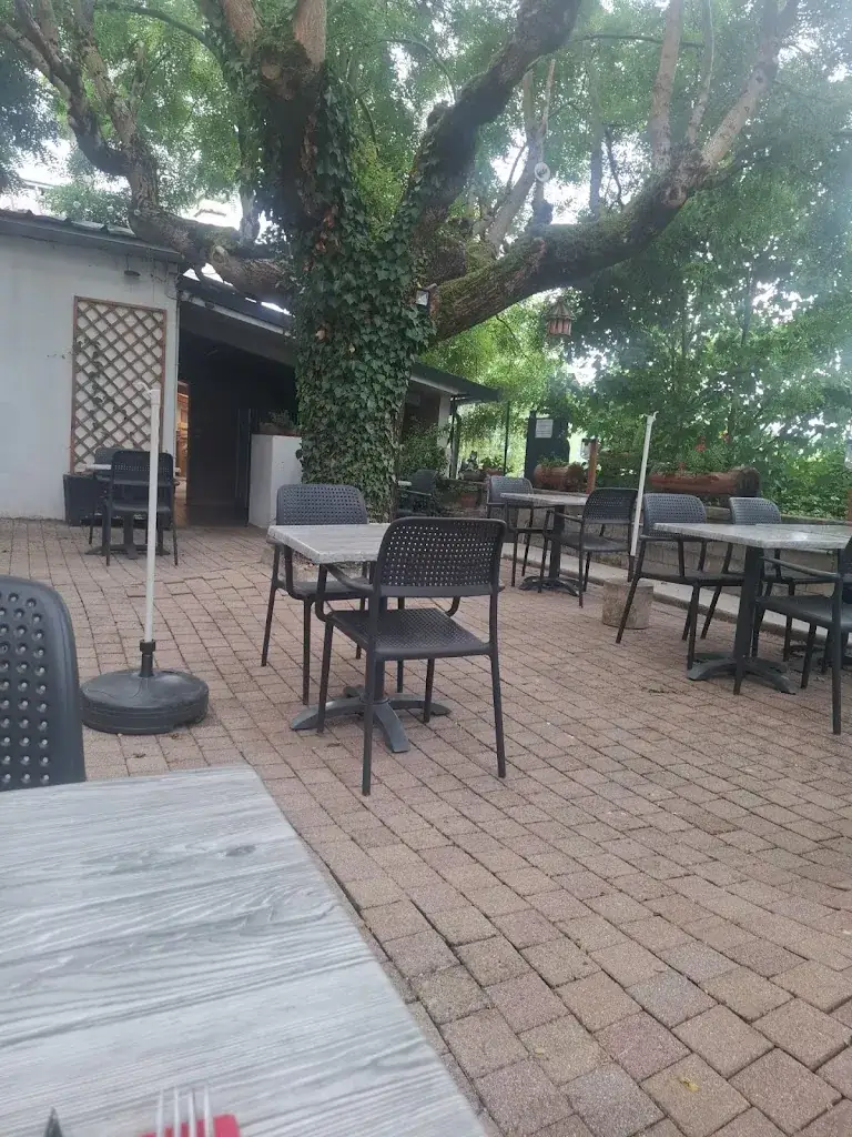 Laurie Kay_Hôtel - Restaurant La Bergerie_d'Aveyron_review