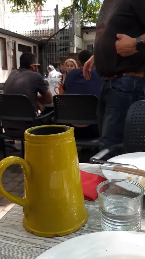 Hôtel - Restaurant La Bergerie restaurant à d'Aveyron