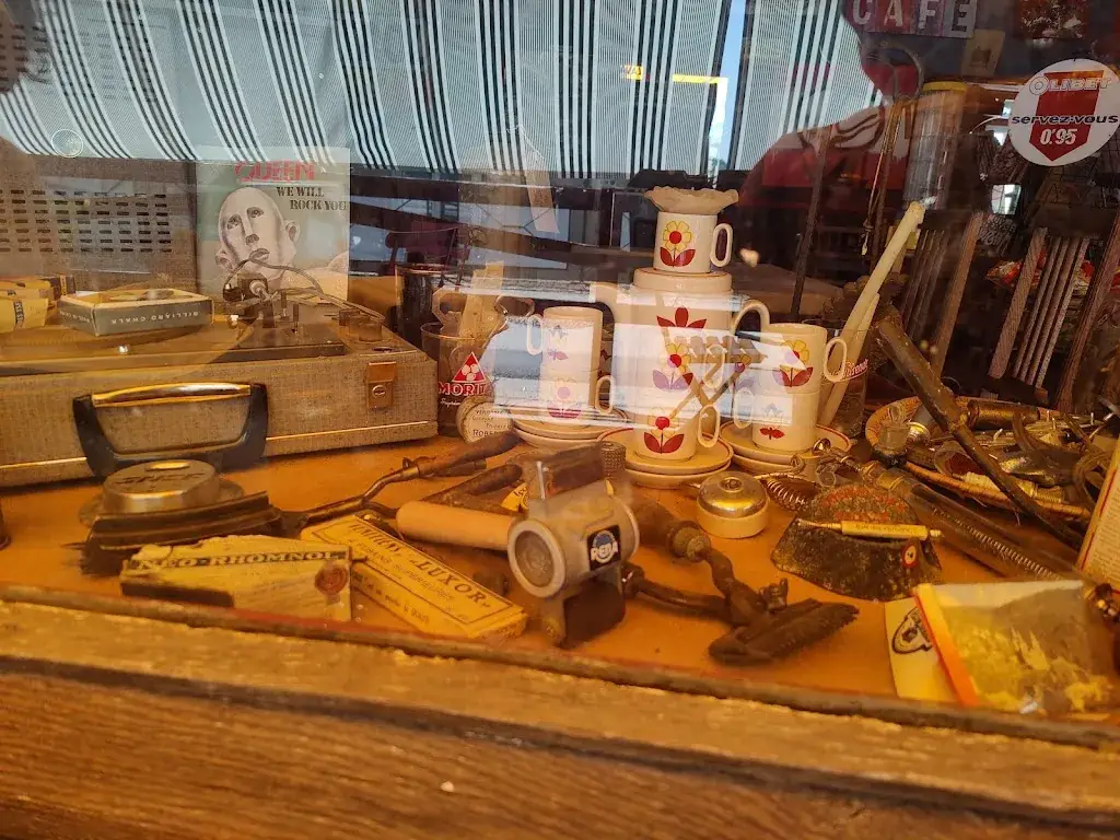 Cafe Moderne_d'Aveyron_slider_image_2