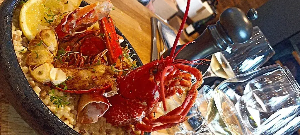 Iva Pelaic_Les Quais_Meythet_review